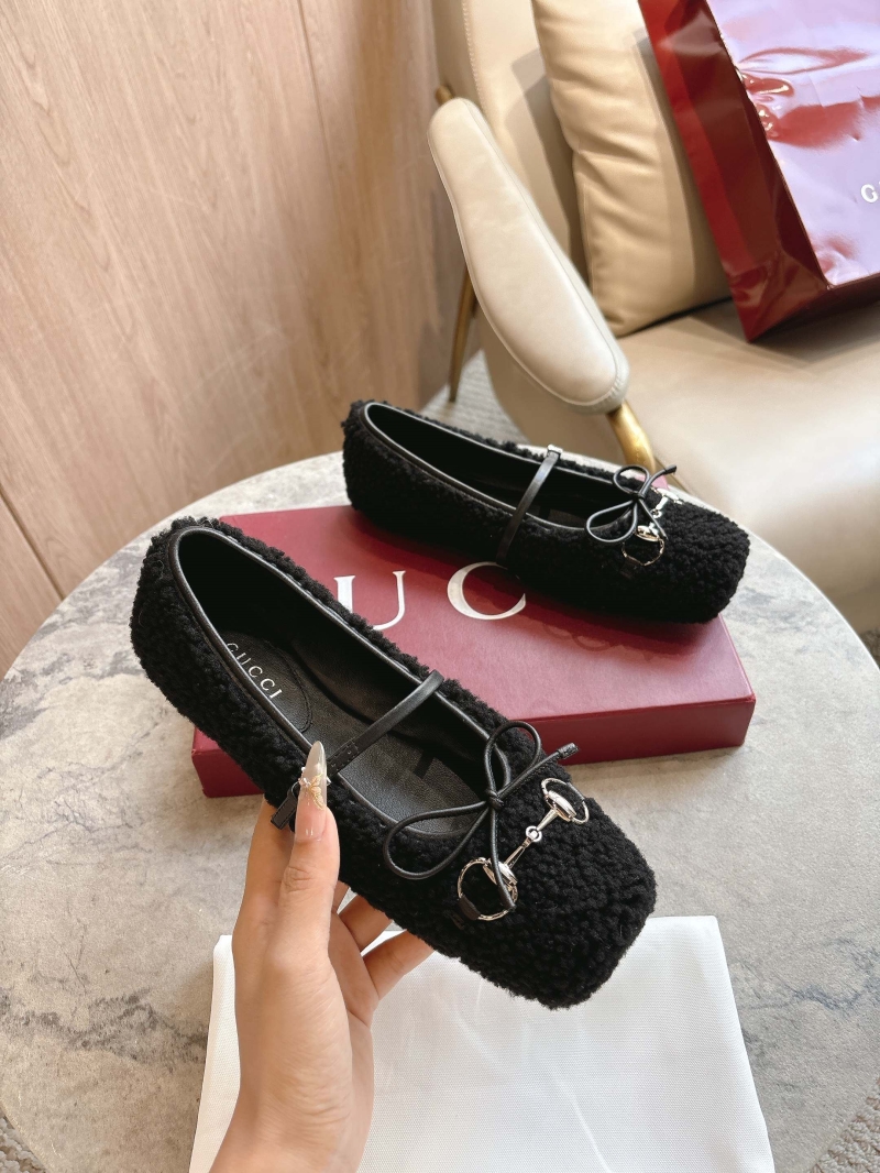 Gvc*1 flat shoes